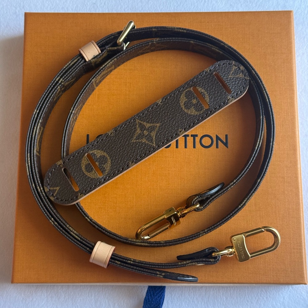 LOUIS VUITTON J52315 MONOGRAM 16MM ADJUSTABLE STRAP Mint Condition